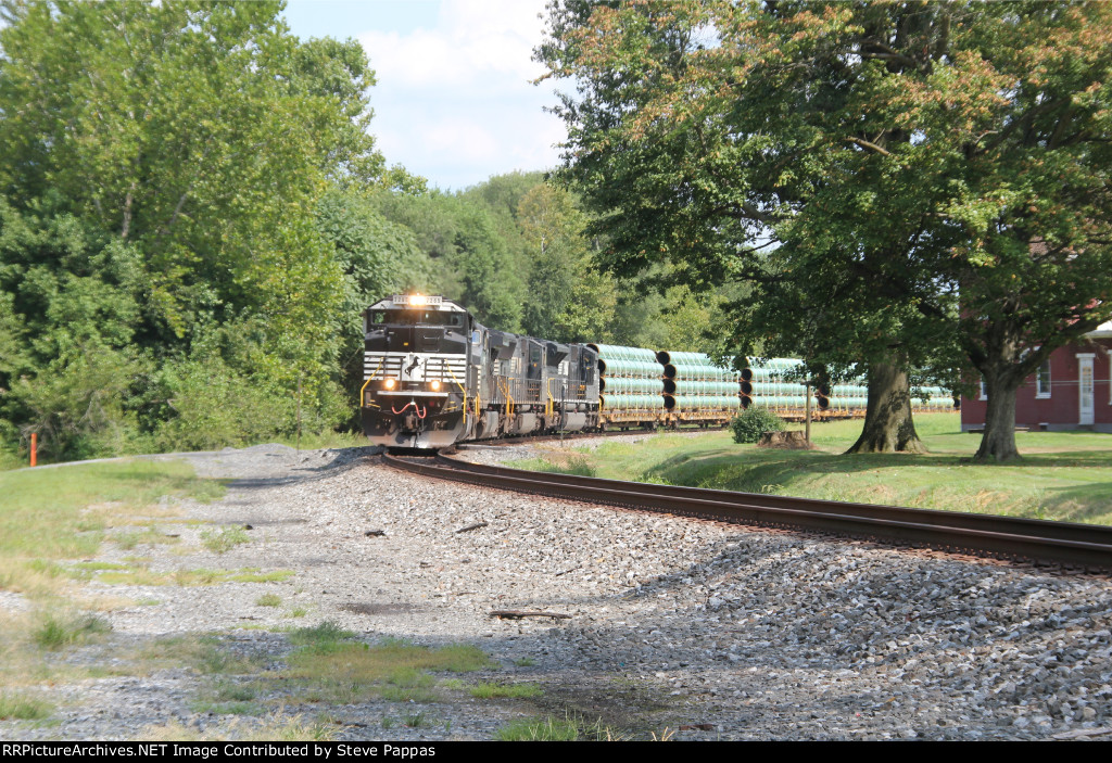 NS 7265 heads train 15T from Enola down the Lurgan branch